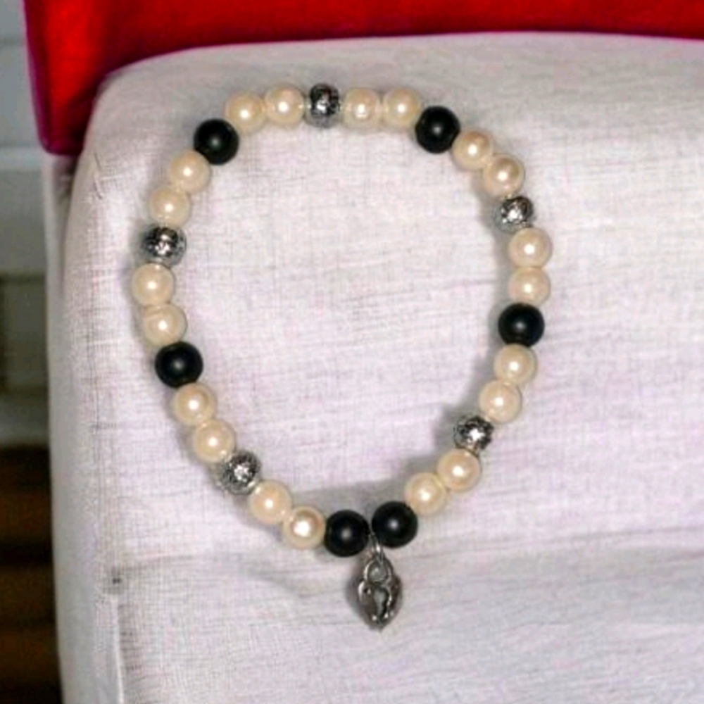 Heart lock charm beaded bracelet